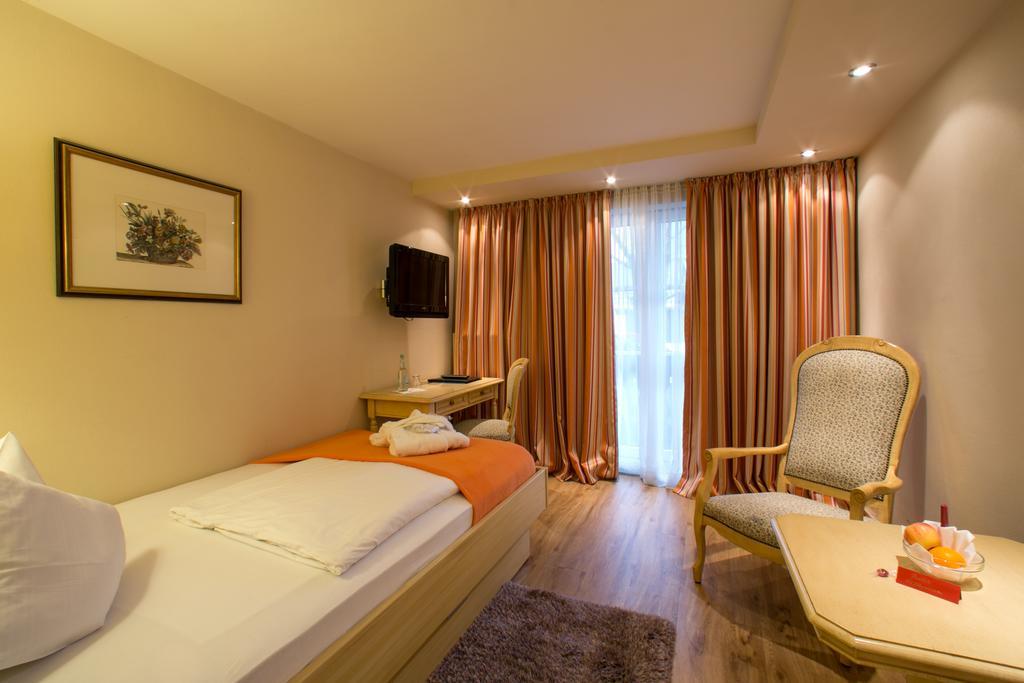 Hotel Hirsch Оберштауфен Номер фото