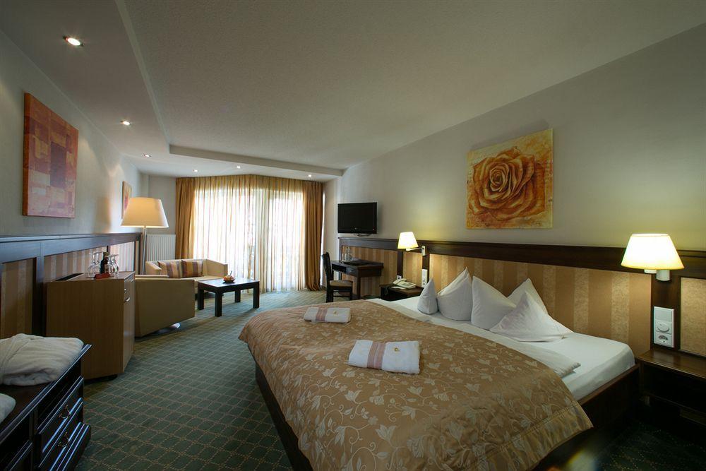 Hotel Hirsch Оберштауфен Экстерьер фото